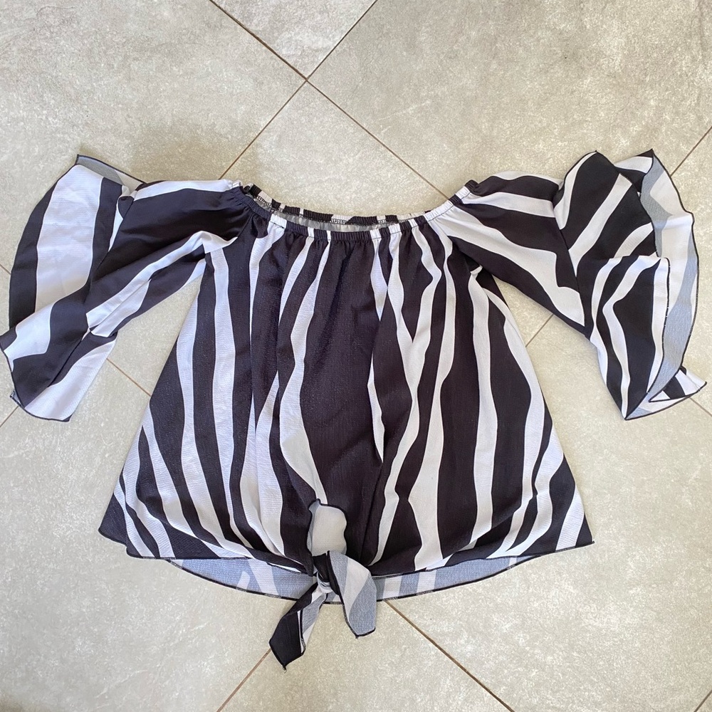 Zebra Print Off-Shoulder Top Size M